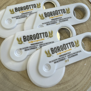 ROTELLA TAGLIA PIZZA CON APRIBOTTIGLIA